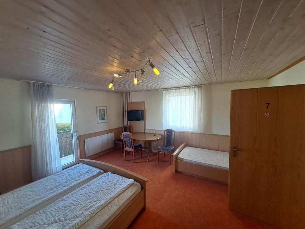 Gasthof Hirschkeller Göppingen Екстериор снимка
